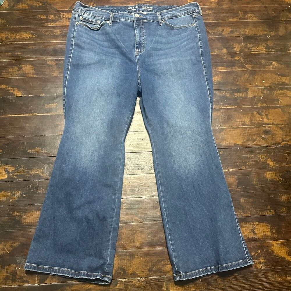 Torrid trio fit size 22S-26S Luxe slim Boot cut western jeans